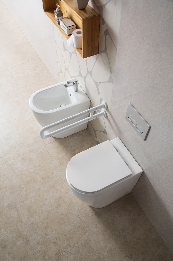 Coppia di Sanitari Filo Muro a Terra della Serie Agata Completa di WC, Bidet, Sedile Softclose e Fissaggi