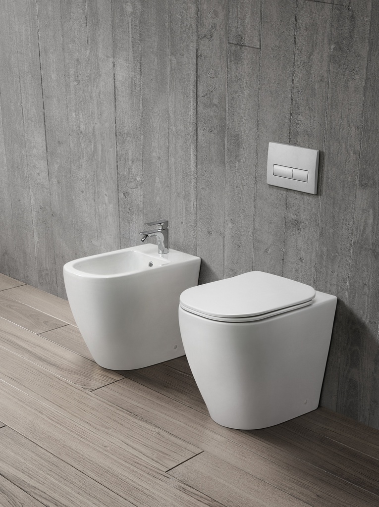 Coppia di Sanitari Filo Muro a Terra della Serie Sophia Completa di WC, Bidet, Sedile Softclose e Fissaggi